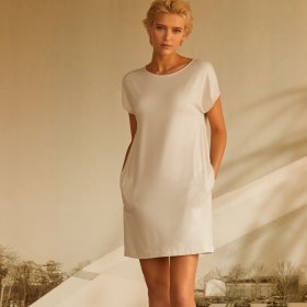 Hanro - Natural Elegance kjole 90 cm kort ærme cream